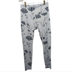 Layer 8 Women's Size Medium Leggings Athletic White Gray